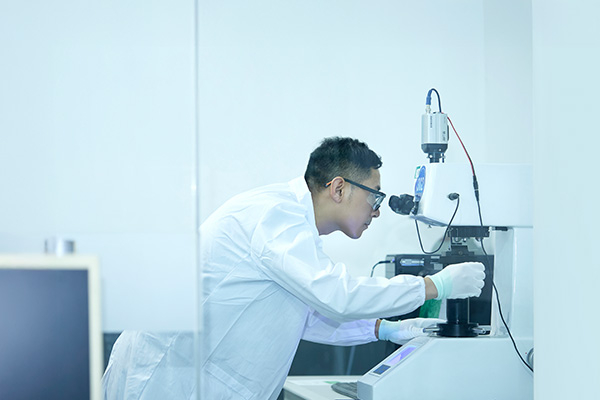Vickers Hardness Tester