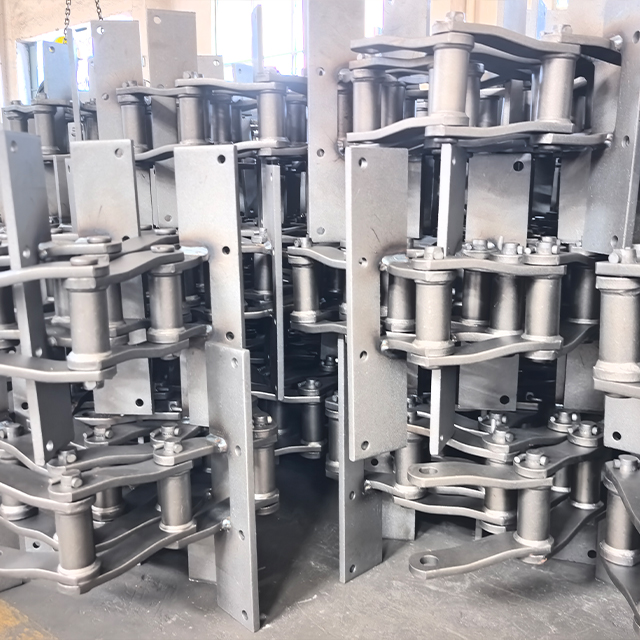 WH132 W430 E3P Welded Chain