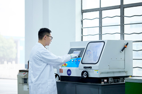 Metallographic Cutting Machine