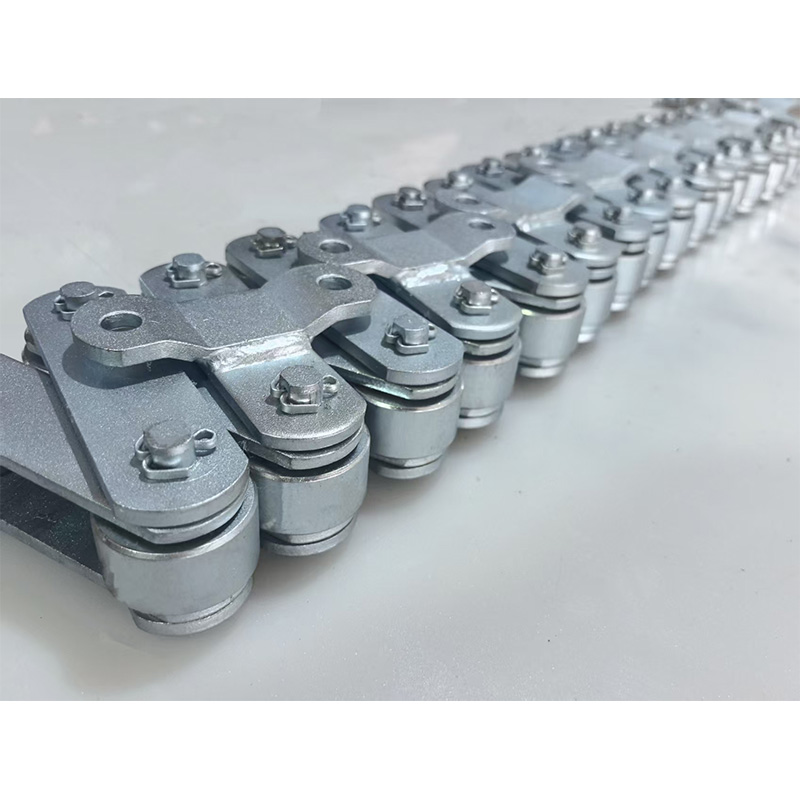 P101.6 E4P WITH WELDED ATTACHMENT Galvanized conveyor chain