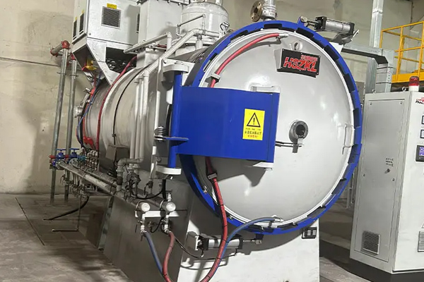 Vacuum Furnace Is Installed at Jinqiu