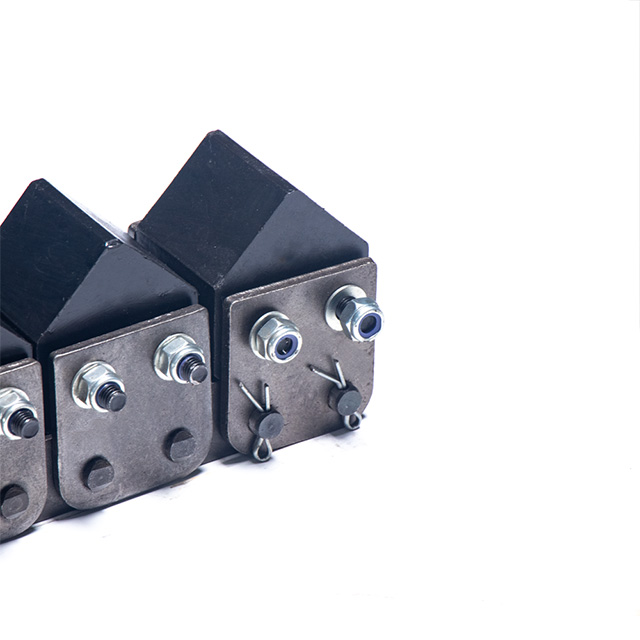 Roller Chain with Plastic Attachment
